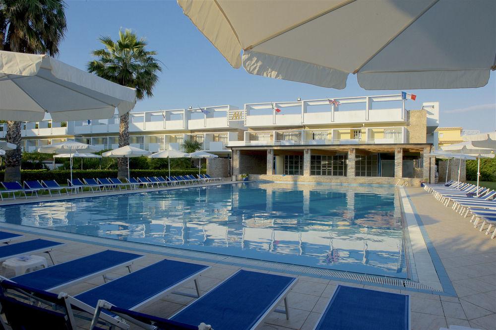 Albergo Mediterraneo Terracina Exterior photo